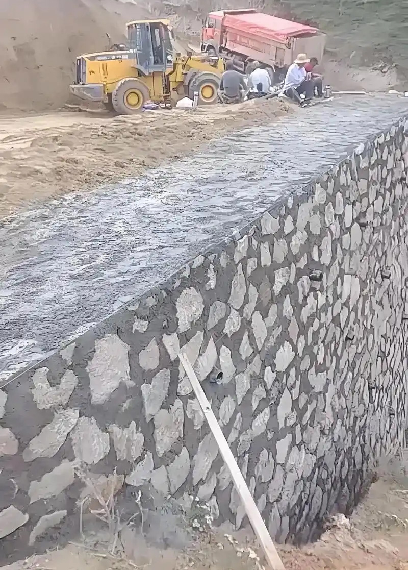 吕梁中阳县边坡加固